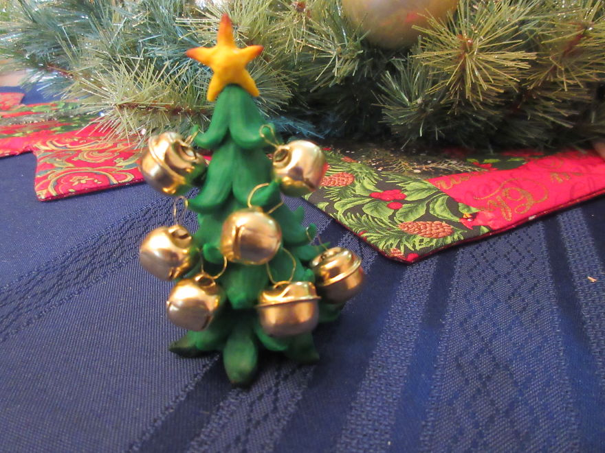 I Made A Tiny Christmas Tree And Decorated It With Unusual Ornaments