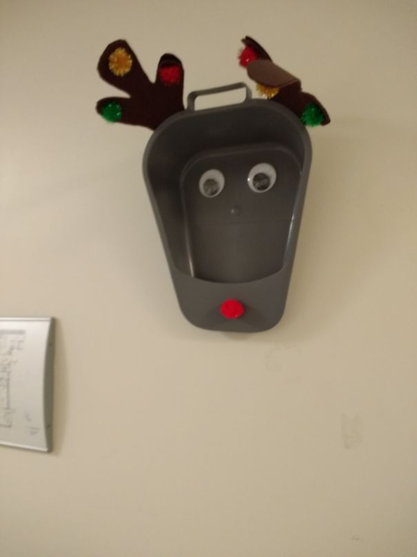 Bedpan Reindeer