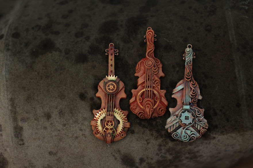 Steampunk Necklace Cello.