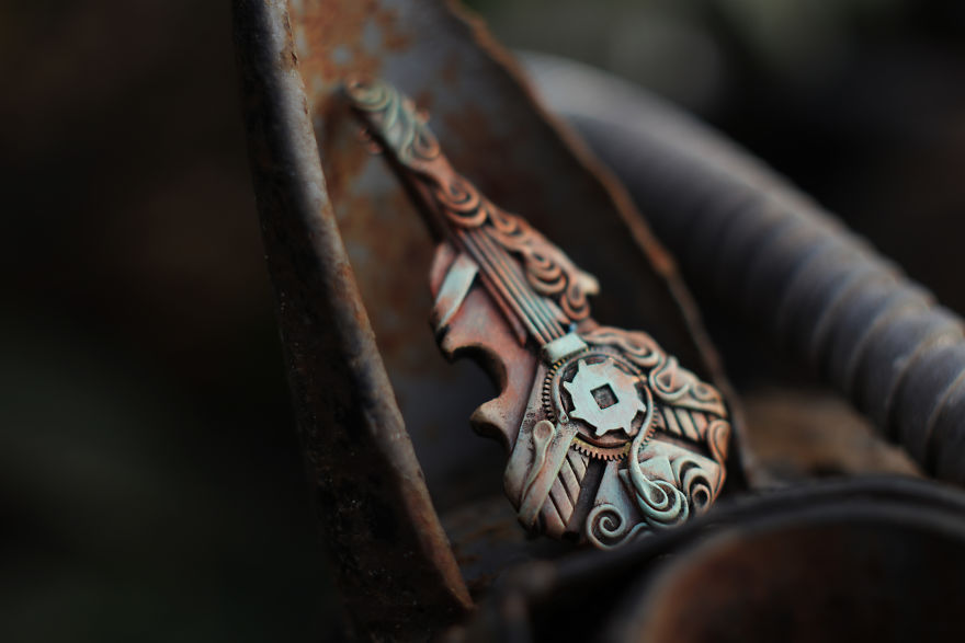 Steampunk Necklace Cello.