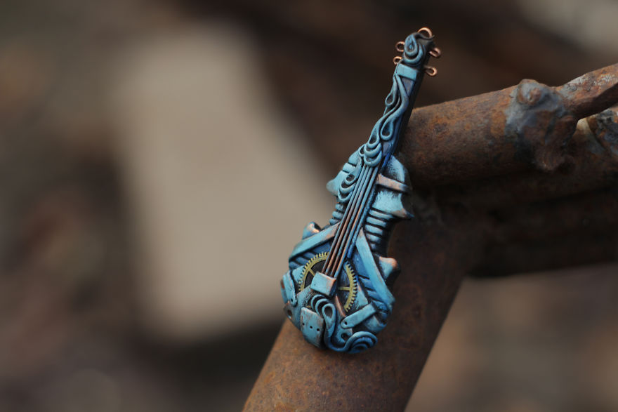 Steampunk Necklace Cello.