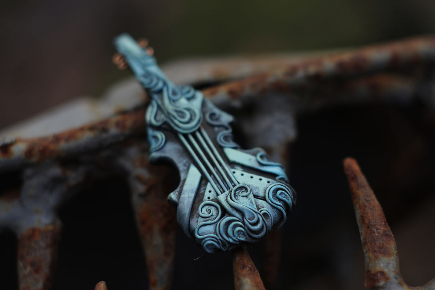 Steampunk Necklace Cello.