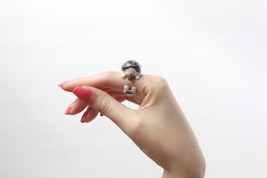 Mary Lou Dark Hedgehog Ring