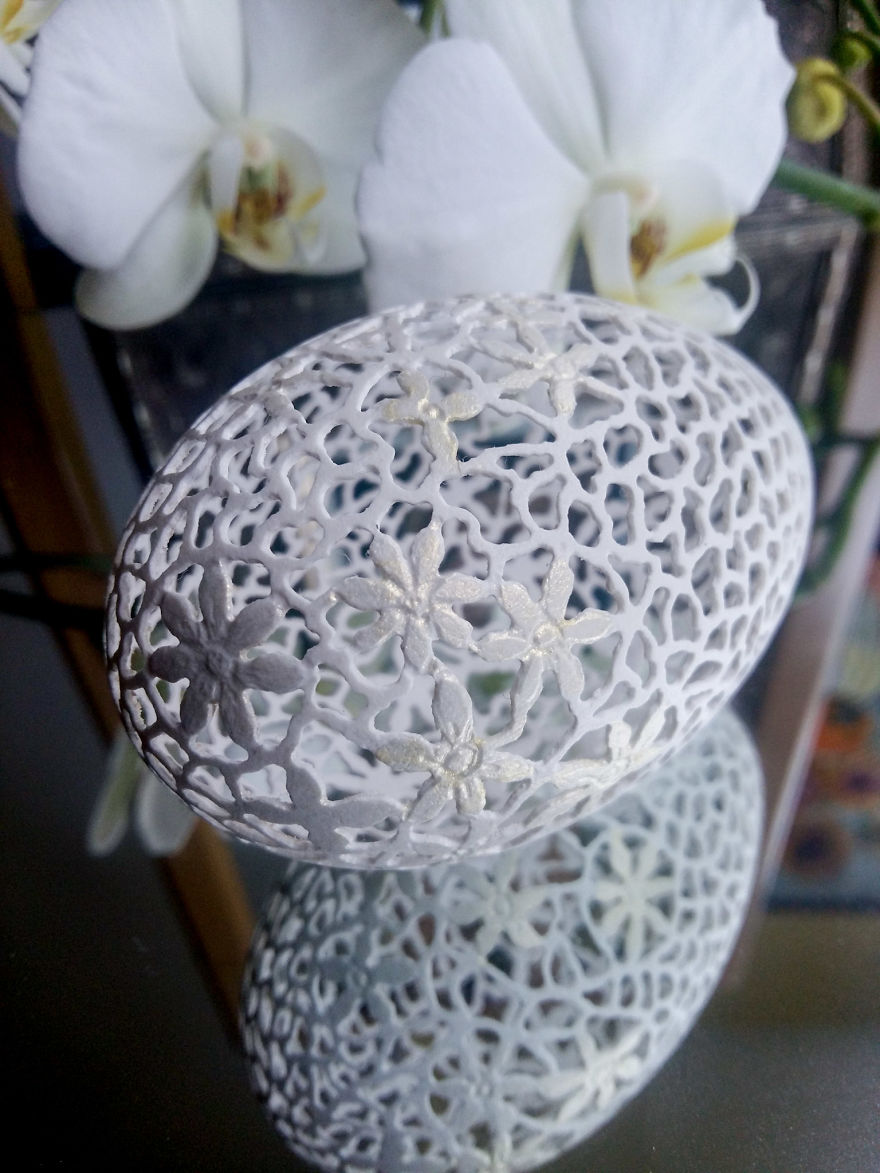 I'm An Ordinary Woman, But I Really Like To Do Something Unusual On The Eggshell