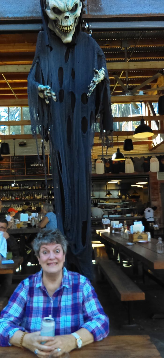 I Kept Wondering Why Little Kids Were Looking At Me And Screaming, Until My Friend Took This Pic!