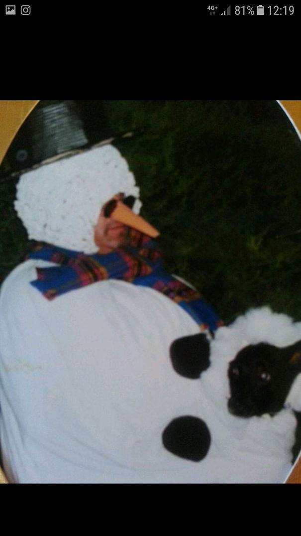 Snowman And Snowman (The Dog's Name Was Min)