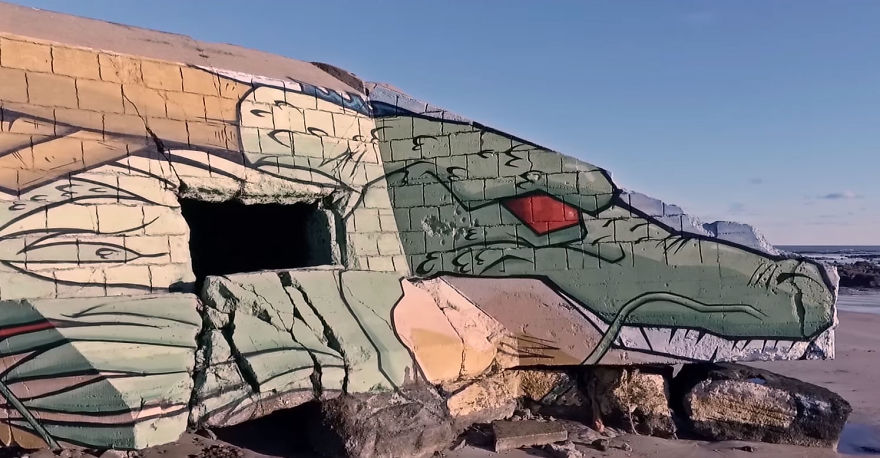 Street Artist Duo Transforms A Blockhouse On French Beach Into Shenron From Dragon Ball Street Artist Duo Transforms A Blockhouse On French Beach Into Shenron From Dragon Ball