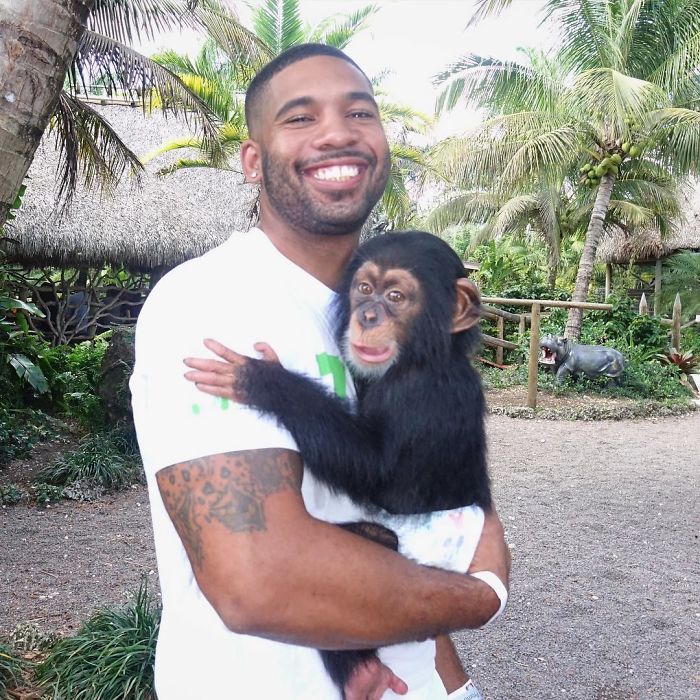 "The Real Tarzann" The Animal Friend Who Is Showing The Good Side Of The Internet