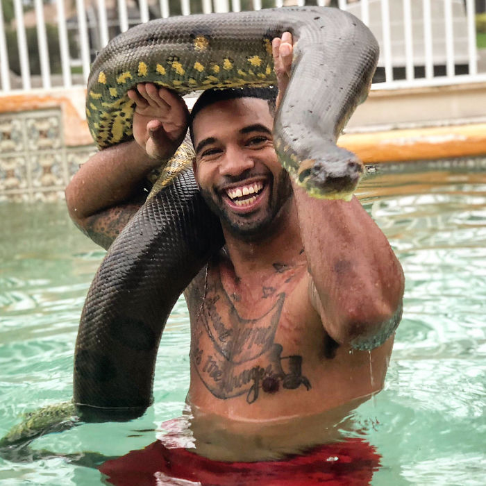 "The Real Tarzann" The Animal Friend Who Is Showing The Good Side Of The Internet