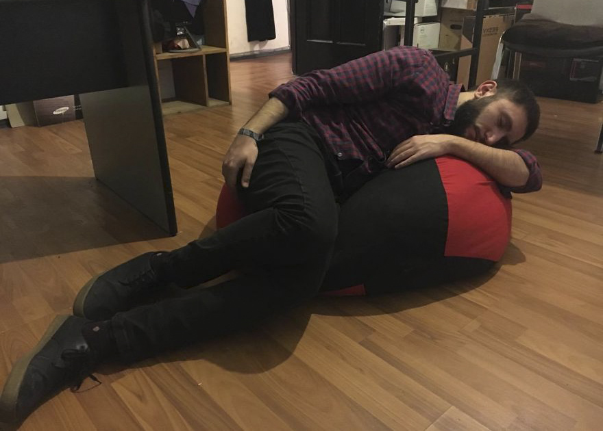 Two-guys-fell-asleep-at-the-creative-agency-the-rest-is-the-history-and-Photoshop-5a31415d37907__880