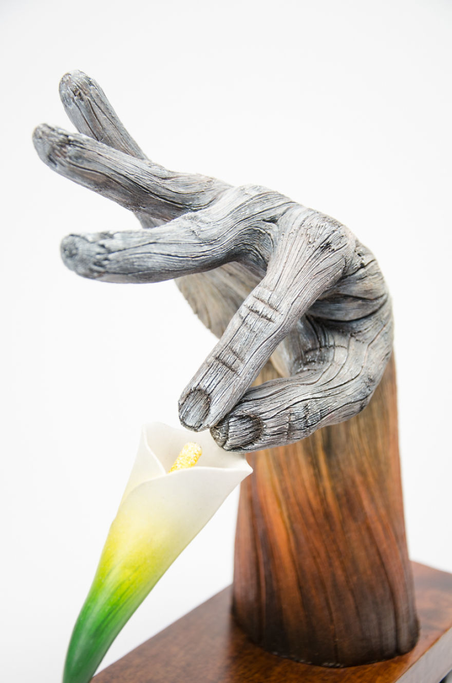 This Sculptor Will Mess With Your Head By Making You Think His Work Is Made From Wood