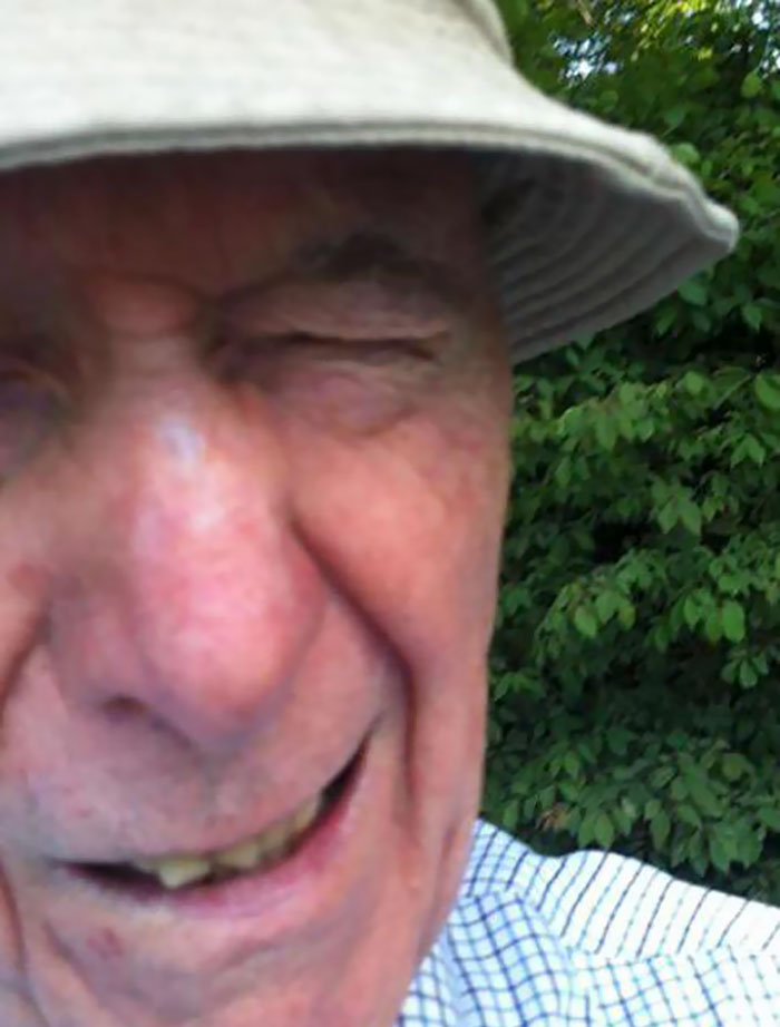 3 Years Ago This Man Offered To Take Our Photo In Central Park And This Was The Result