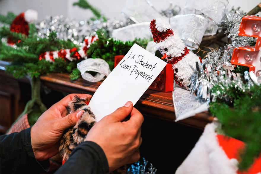 I Photographed Millennials Celebrating Christmas With Social Media, Avocados, And Gluten-Free Cookies. I Photographed Millennials Celebrating Christmas With Social Media, Avocados, And Gluten-Free Cookies.