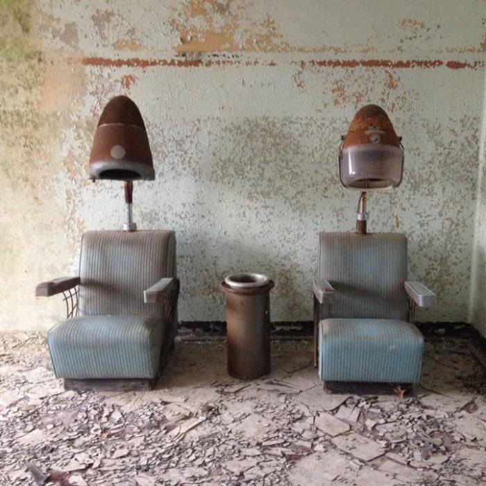 I Explore Abandoned Places In My Free Time. There’s So Much Beauty In The Forgotten