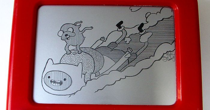 Etch-A-Sketch Artist Creates Mind-Blowing Works By Simply Turning The Dials