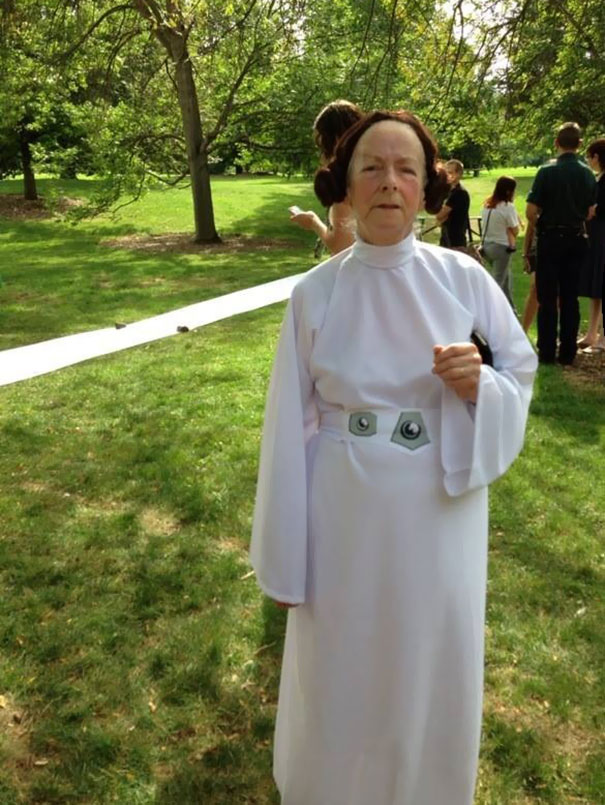 My Cousin Had A Costume Wedding, My Grandma Went As Princess Leia