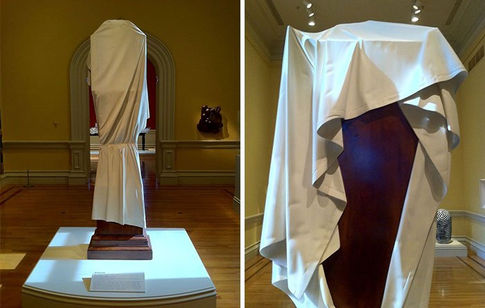 People Were Confused Why This Clock In A Museum Was Covered With A Sheet But Then They Read The Plaque