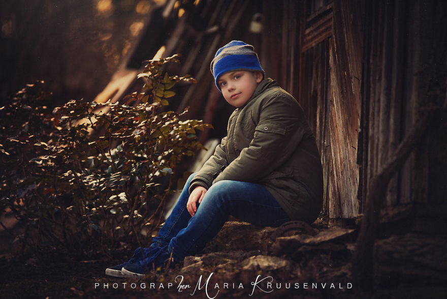 I Photographed Foster Children Every Month Through One Year To Show Importance Of Family And Home