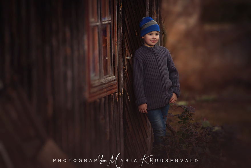 I Photographed Foster Children Every Month Through One Year To Show Importance Of Family And Home