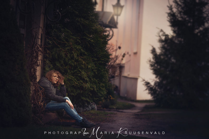 I Photographed Foster Children Every Month Through One Year To Show Importance Of Family And Home