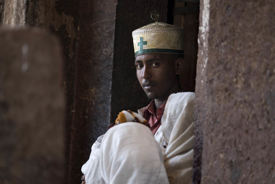 I Photographed Christian Believers Inside The Rock-Hewn Churches Of Lalibela I Photographed Christian Believers Inside The Rock-Hewn Churches Of Lalibela