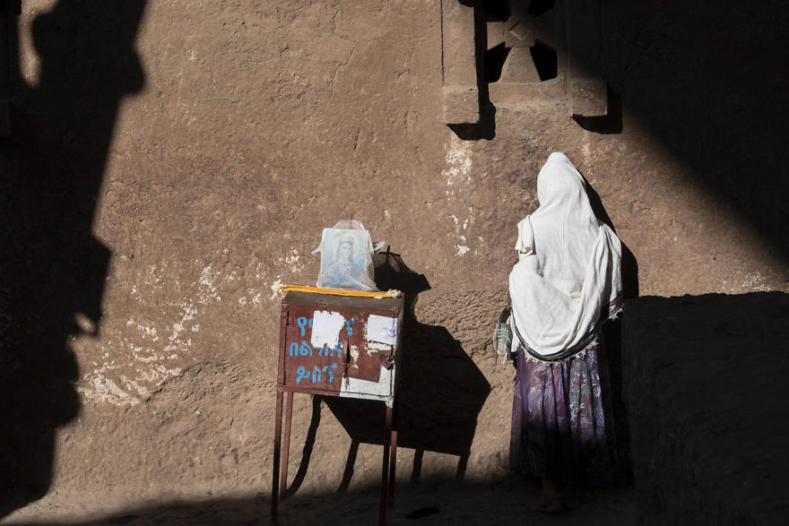 I Photographed Christian Believers Inside The Rock-Hewn Churches Of Lalibela I Photographed Christian Believers Inside The Rock-Hewn Churches Of Lalibela