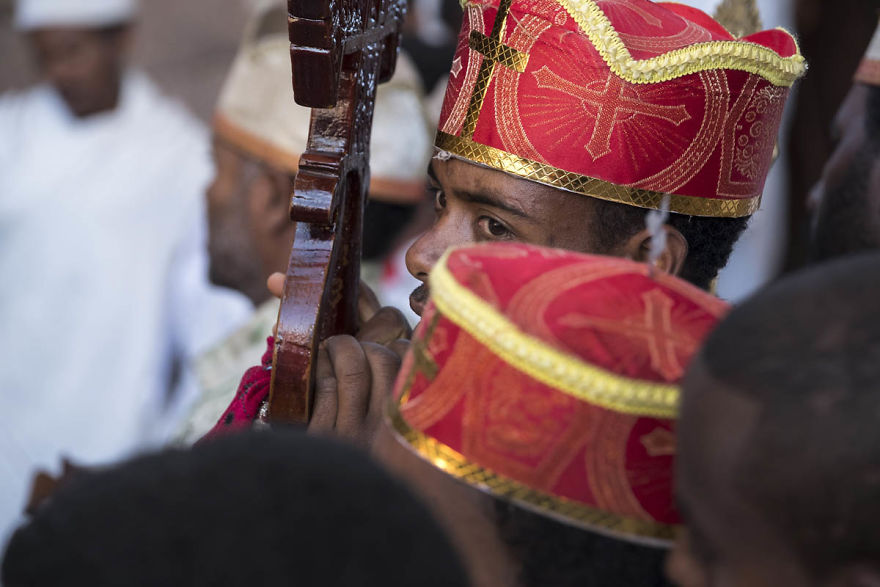 I Photographed Christian Believers Inside The Rock-Hewn Churches Of Lalibela I Photographed Christian Believers Inside The Rock-Hewn Churches Of Lalibela