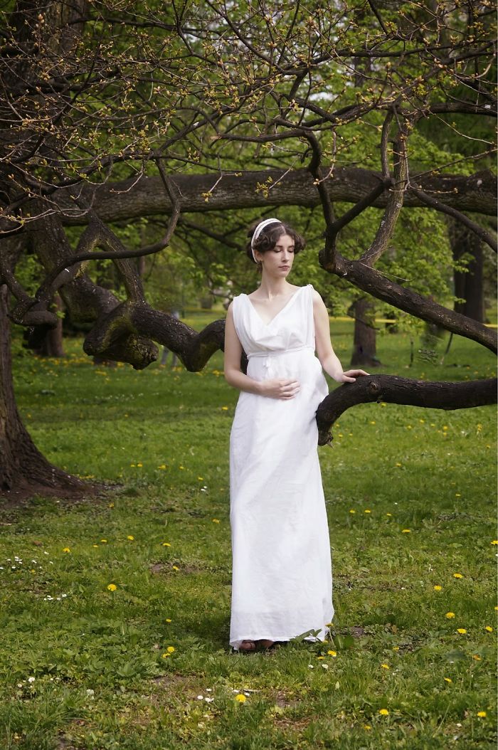 This Girl Makes Her Own Costumes And Proves Time Travel Is Real This Girl Makes Her Own Costumes And Proves Time Travel Is Real