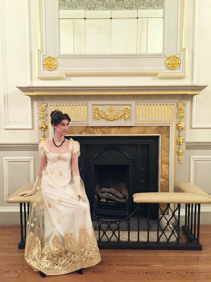 This Girl Makes Her Own Costumes And Proves Time Travel Is Real This Girl Makes Her Own Costumes And Proves Time Travel Is Real