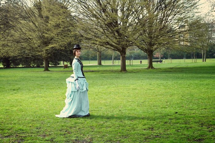 This Girl Makes Her Own Costumes And Proves Time Travel Is Real This Girl Makes Her Own Costumes And Proves Time Travel Is Real