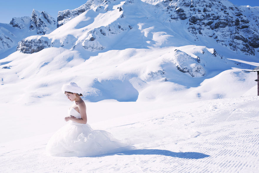 Young Hong Kong Couple Travelled To The Swiss Alps In Search For Snowy Photos And The Result Is Breathtaking Young Hong Kong Couple Travelled To The Swiss Alps In Search For Snowy Photos And The Result Is Breathtaking