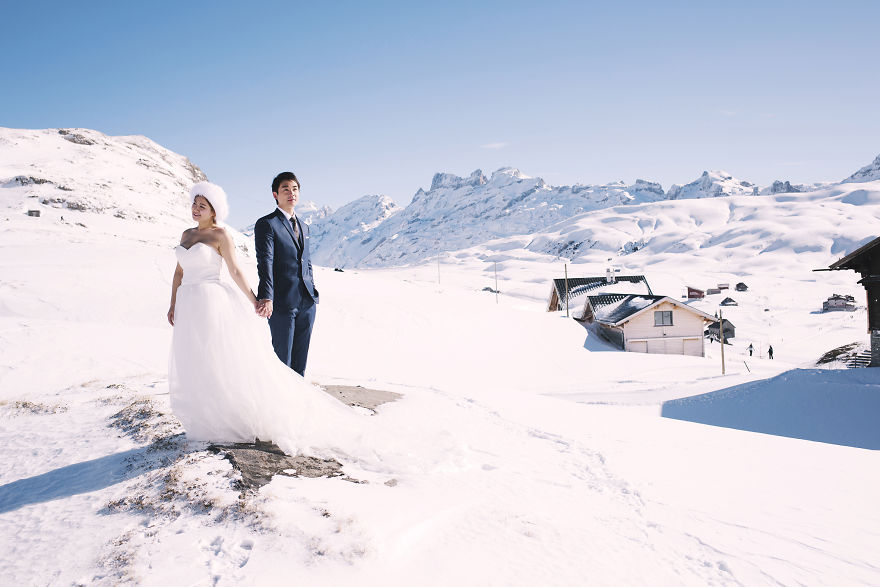 Young Hong Kong Couple Travelled To The Swiss Alps In Search For Snowy Photos And The Result Is Breathtaking Young Hong Kong Couple Travelled To The Swiss Alps In Search For Snowy Photos And The Result Is Breathtaking