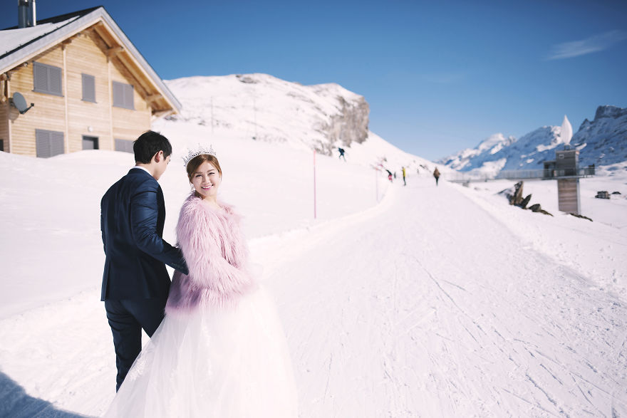 Young Hong Kong Couple Travelled To The Swiss Alps In Search For Snowy Photos And The Result Is Breathtaking Young Hong Kong Couple Travelled To The Swiss Alps In Search For Snowy Photos And The Result Is Breathtaking