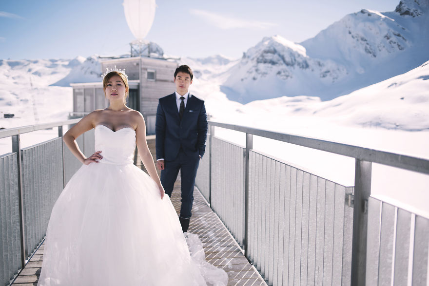 Young Hong Kong Couple Travelled To The Swiss Alps In Search For Snowy Photos And The Result Is Breathtaking Young Hong Kong Couple Travelled To The Swiss Alps In Search For Snowy Photos And The Result Is Breathtaking