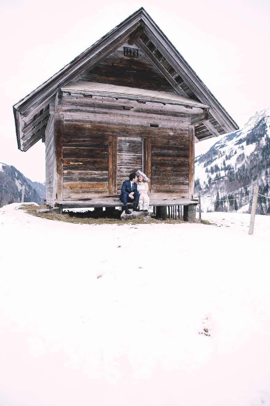Young Hong Kong Couple Travelled To The Swiss Alps In Search For Snowy Photos And The Result Is Breathtaking Young Hong Kong Couple Travelled To The Swiss Alps In Search For Snowy Photos And The Result Is Breathtaking