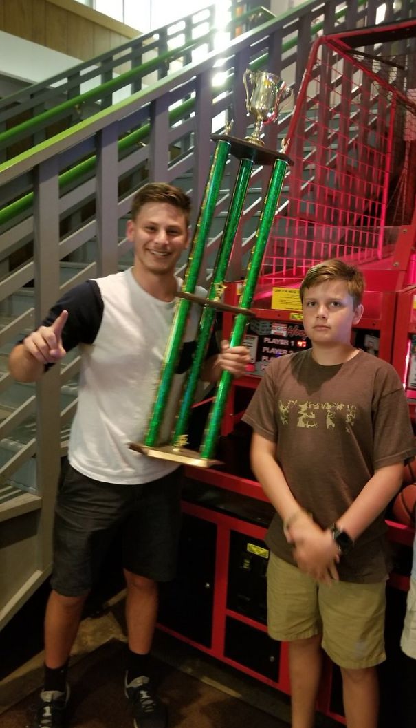 Here's A Picture Of Me Absolutely Obliterating The Dreams Of A Young Child In Arcade Basketball