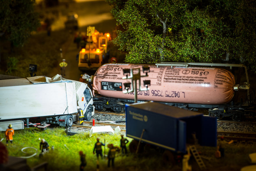 Truck Vs. Liverwurst-Wagon