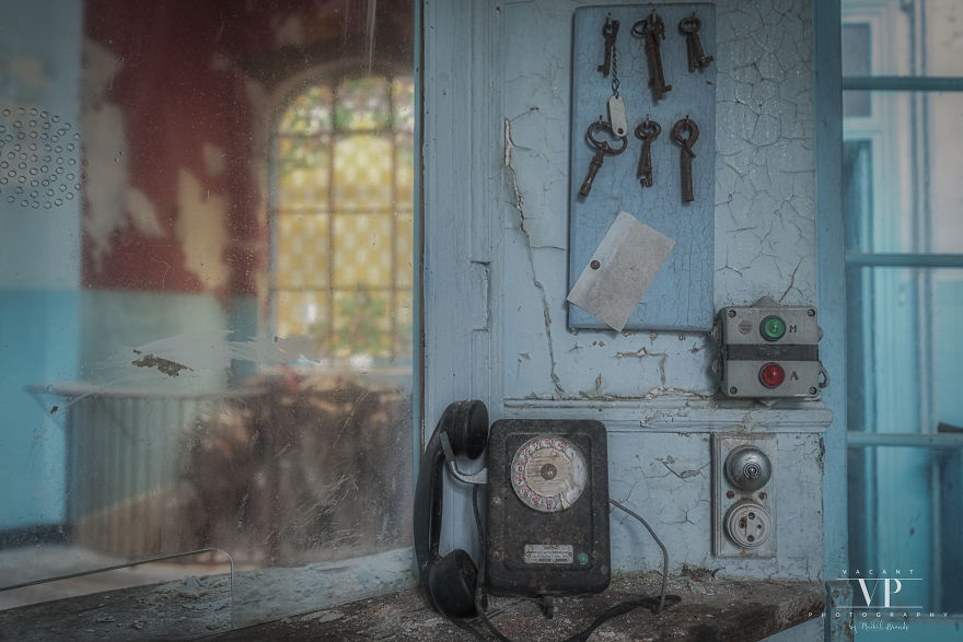 I Photographed This Spa, Frozen In Time