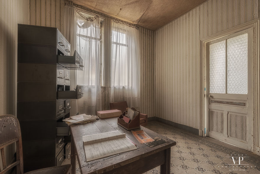 I Photographed This Spa, Frozen In Time