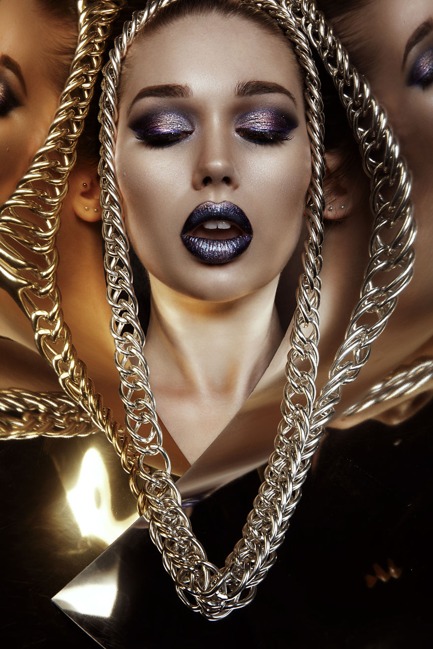 I Used Plastic Safety Mirror For Beauty Photoshoot, This Is What Happened