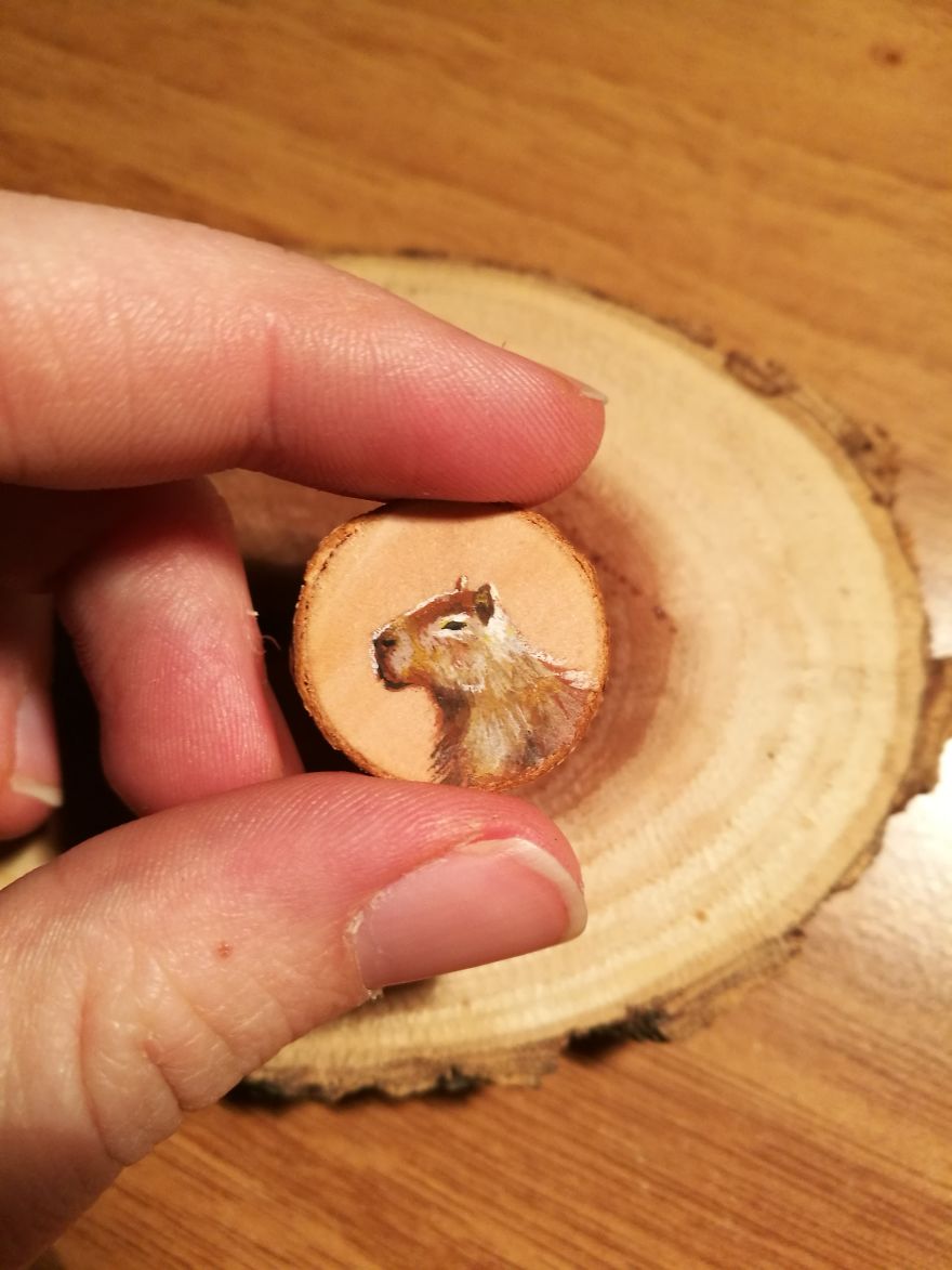 I Use Acrylics To Paint Intricate Little Animals On Small Slices Of Wood I Use Acrylics To Paint Intricate Little Animals On Small Slices Of Wood