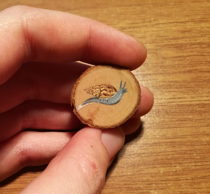 I Use Acrylics To Paint Intricate Little Animals On Small Slices Of Wood I Use Acrylics To Paint Intricate Little Animals On Small Slices Of Wood