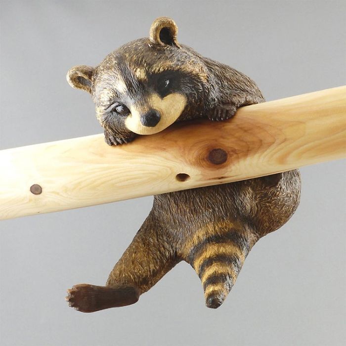 Japanese Artist Makes Impressive And Detailed Animal Sculptures From Wood