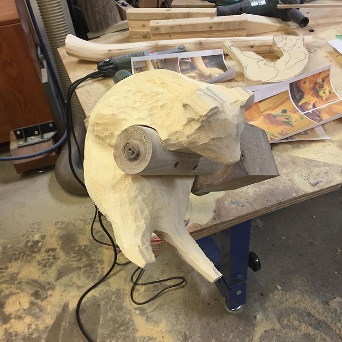 Japanese Artist Makes Impressive And Detailed Animal Sculptures From Wood