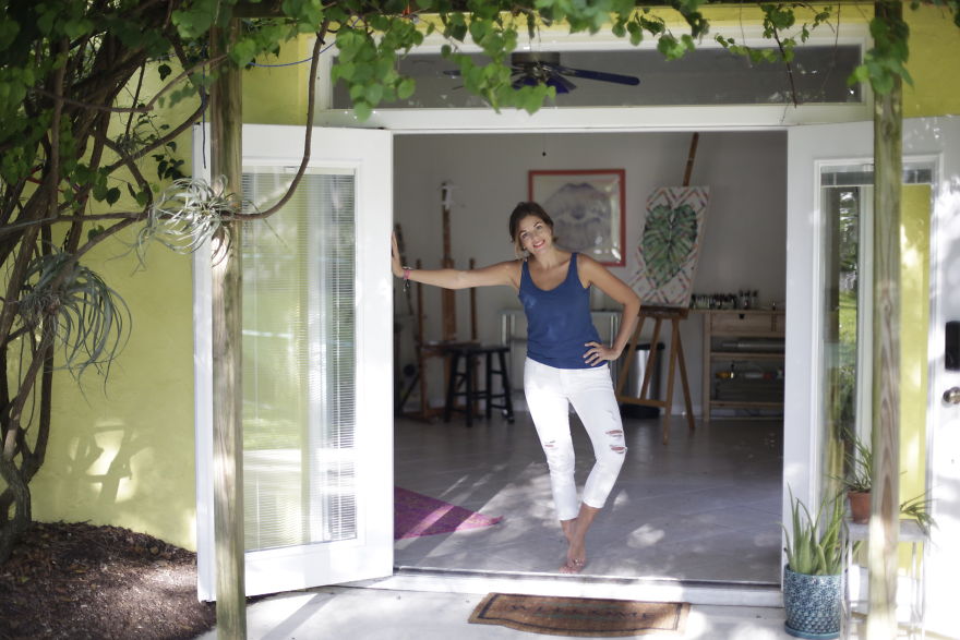 I Use My Lips And Lipsticks To Create These Paintings I Use My Lips And Lipsticks To Create These Paintings