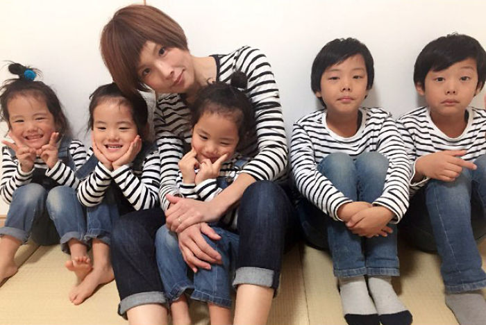 Mom’s Instagram Account Featuring Her Twins And Triplets Is So Cute It Hurts