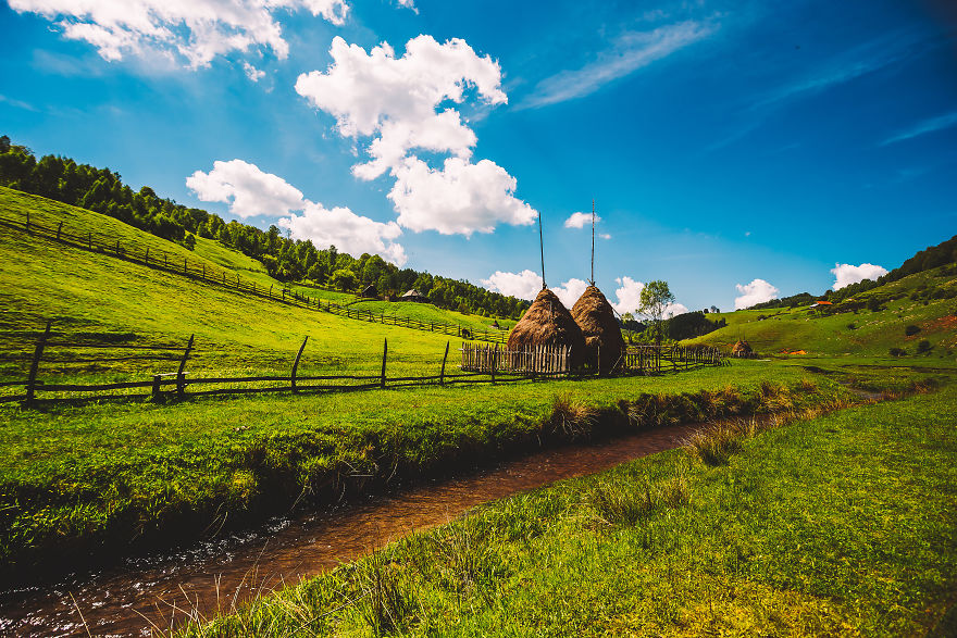 The Hand Of God-Magical Place In Romania