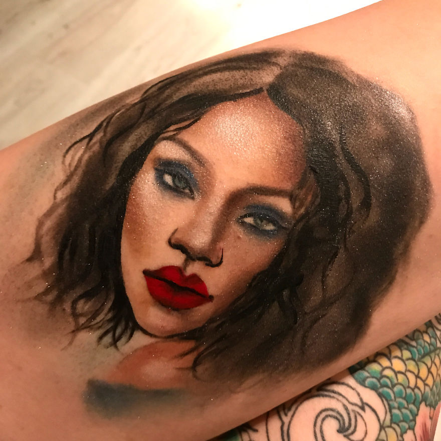 This Tattoo Artist Makes Portraits Of Rihanna Using The Makeup Line 'Fenty Beauty' This Tattoo Artist Makes Portraits Of Rihanna Using The Makeup Line 'Fenty Beauty'