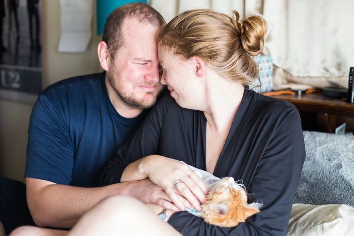 Couple's Birthing Photoshoot Goes Viral, And People Don't Know What To Think Couple's Birthing Photoshoot Goes Viral, And People Don't Know What To Think