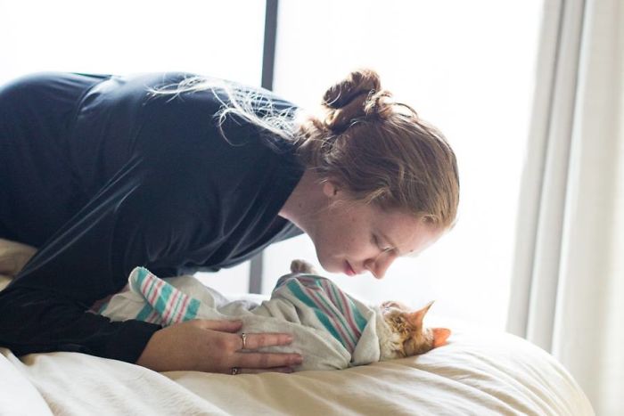 Couple's Birthing Photoshoot Goes Viral, And People Don't Know What To Think Couple's Birthing Photoshoot Goes Viral, And People Don't Know What To Think